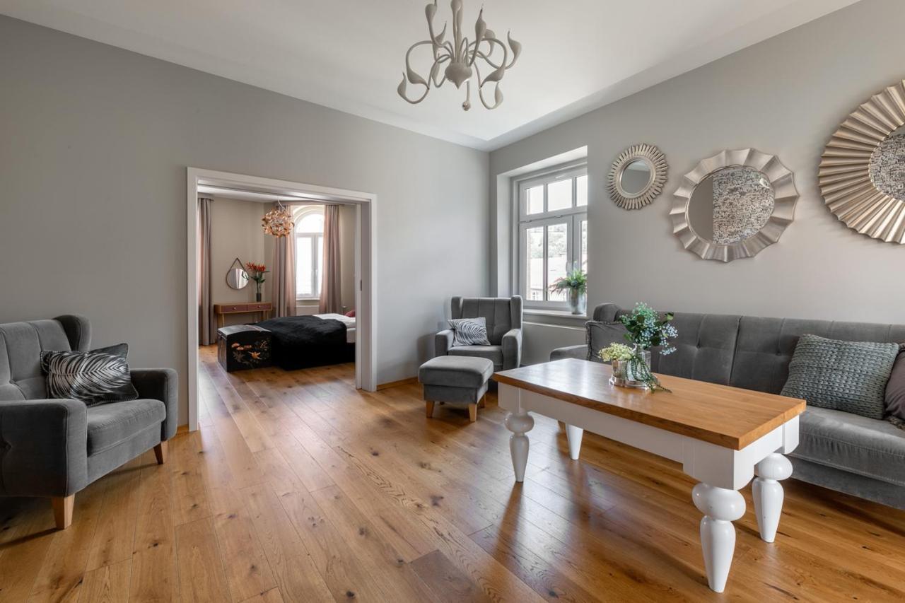 Apartament Szafran - Sudeckie Historie ดุสนิกิ สดรอย ภายนอก รูปภาพ
